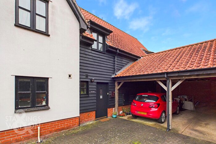3 Bedroom Semi Detached House For Sale In Street Farm Gardens, Gislingham, Eye, IP23