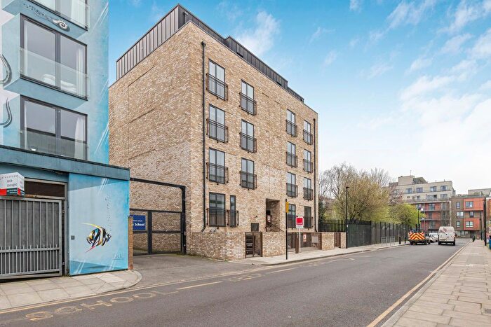 2 Bedroom Flat To Rent In Cedar House, Mowlem Street, Bethnal Green, E2