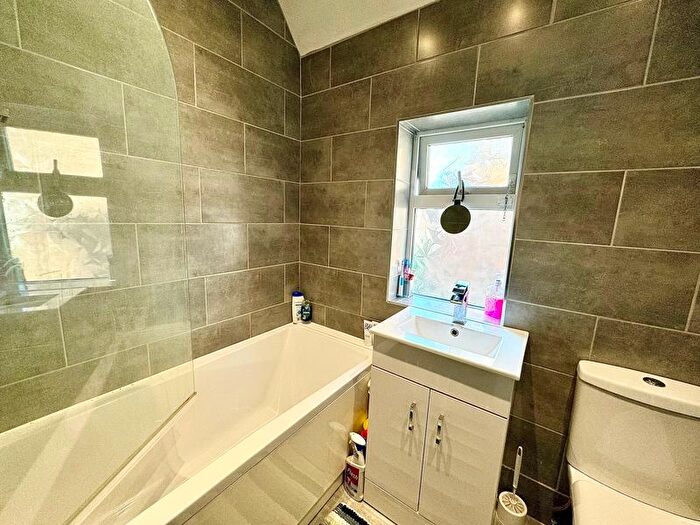 2 Bedroom Semi-Detached House For Sale In Fairway, Waltham, Grimsby, DN37
