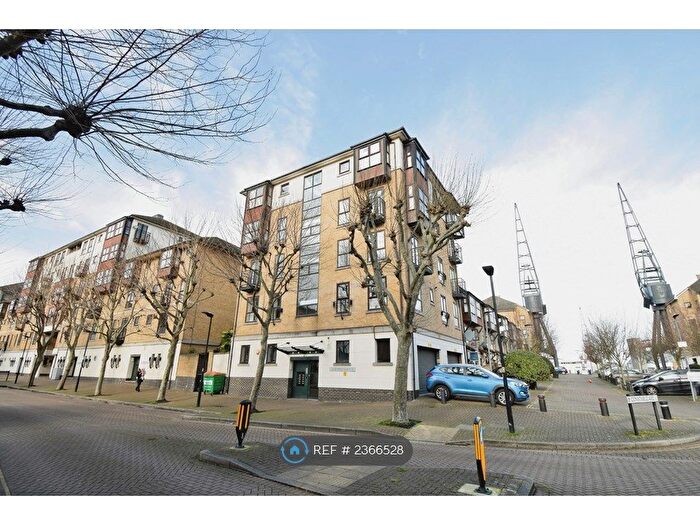 2 Bedroom Flat To Rent In Chatsworth House, London, E16