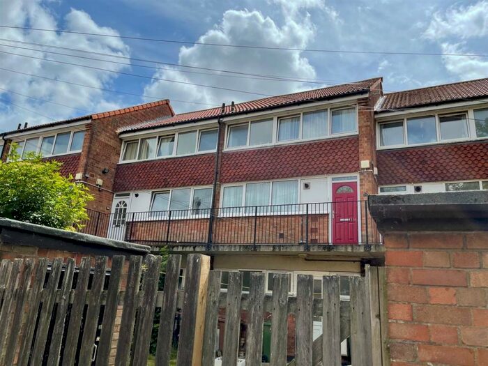 3 Bedroom Flat To Rent In Samman Road, Beverley, HU17