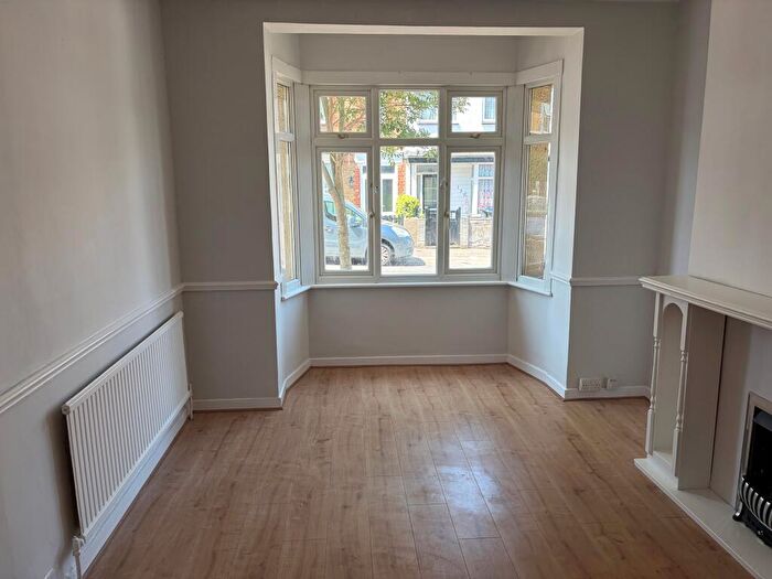 4 Bedroom Terraced House To Rent In Hainault Avenue, Westcliff-on-sea, Southend-on-sea, SS0