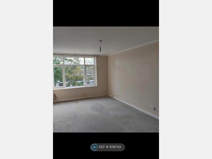 1 Bedroom Flat To Rent In Great Knightleys, Basildon, SS15