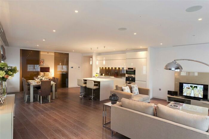 3 Bedroom Flat To Rent In Marconi House, Strand, London, WC2R