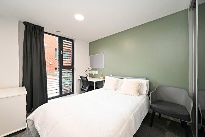 4 Bedroom Flat To Rent In Newton Lane, Sheffield, S1