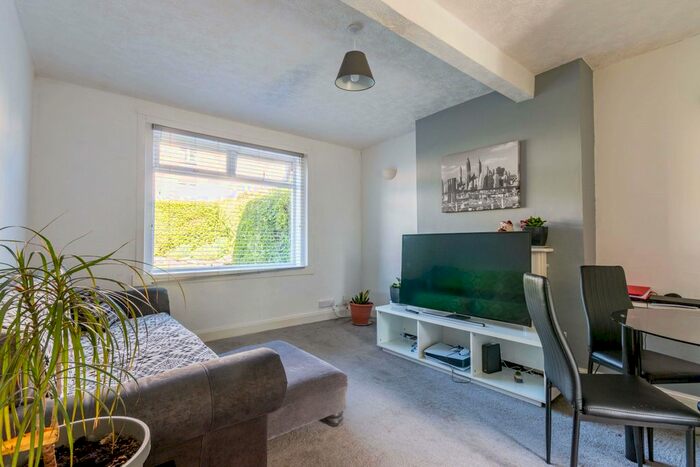 2 Bedroom Flat To Rent In Clearburn Gardens, Edinburgh, EH16