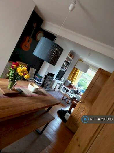 3 Bedroom Terraced House To Rent In Beecham Road, Reading, RG30