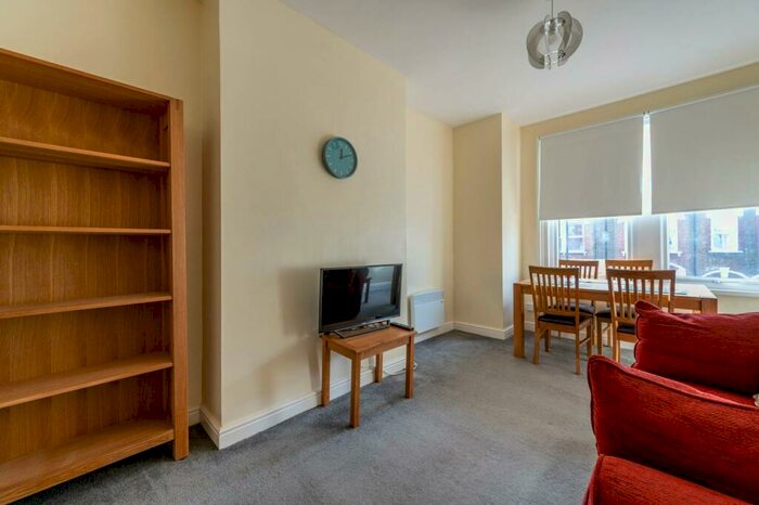 1 Bedroom Flat To Rent In Stanger Road, South Norwood, London, SE25