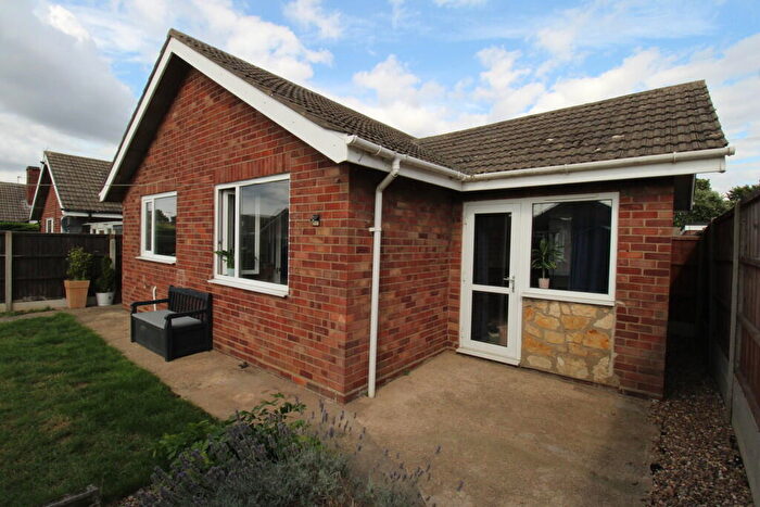 2 Bedroom Detached Bungalow For Sale In Home Close, Bracebridge Heath, Lincoln, LN4