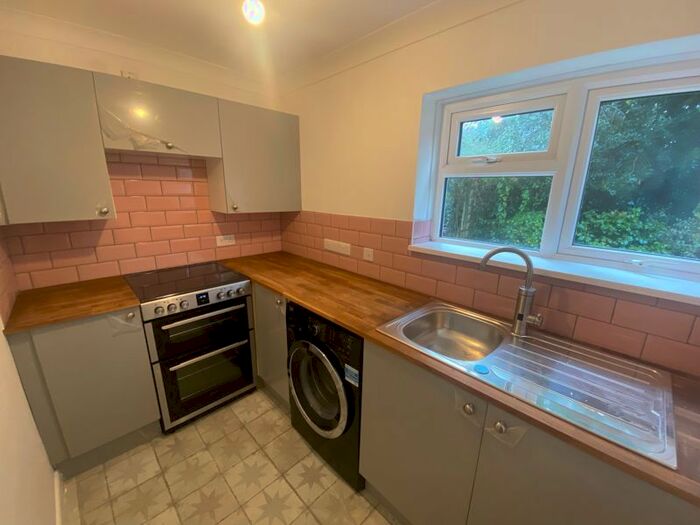 1 Bedroom Flat To Rent In Old Furzebrook Road, Wareham, BH20