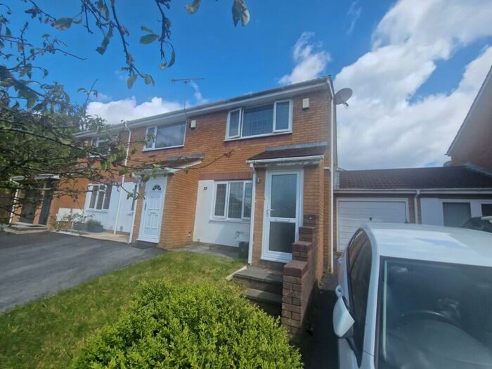 2 Bedroom End Of Terrace House To Rent In Pen Y Garn, Pentrechwyth, SA1