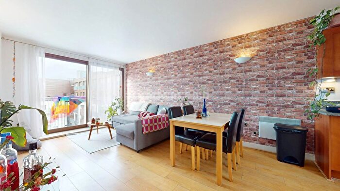 2 Bedroom Flat For Sale In Advent, Isaac Way, New Islington, M4