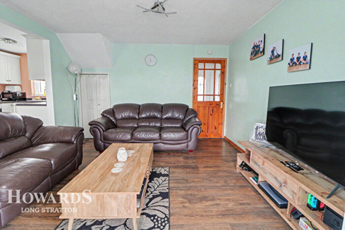 4 Bedroom Link Detached House For Sale In Porter Road, Long Stratton, NR15