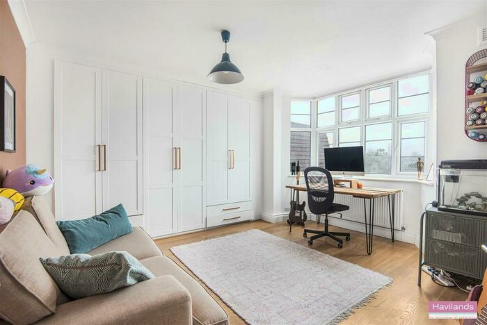 2 Bedroom Flat For Sale In Seymour Court, Winchmore Hill, N21