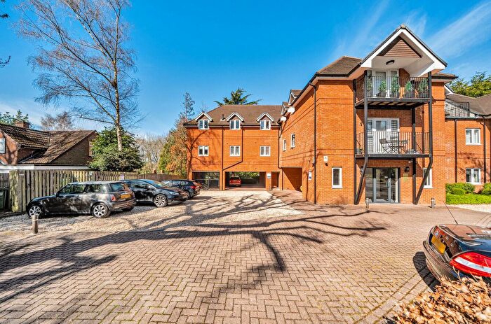 2 Bedroom Flat To Rent In Monterey Court, Chalk Hill, West End, Southampton, SO18