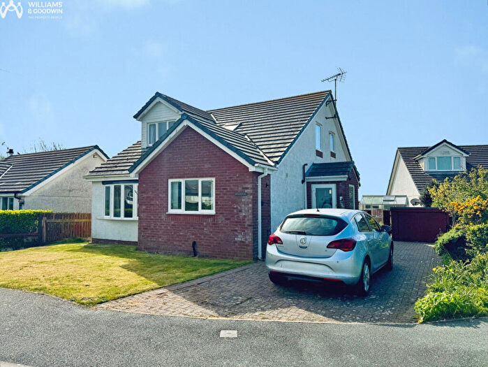 4 Bedroom Detached Bungalow For Sale In Cae'r Felin, Rhydwyn, Anglesey, LL65