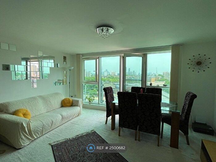 2 Bedroom Flat To Rent In St. George Wharf, London, SW8