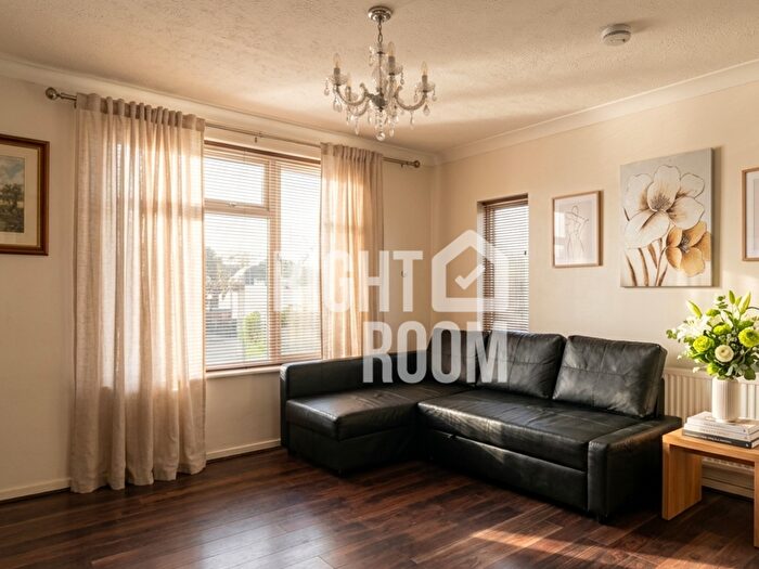 2 Bedroom Semi-Detached House To Rent In Two Bedroom House, Ripple Road, IG11