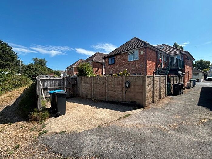 3 Bedroom Maisonette For Sale In C The Grove, Christchurch, Dorset, BH23