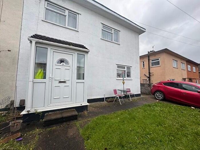 3 Bedroom Apartment To Rent In Badenham Grove, Bristol, BS11