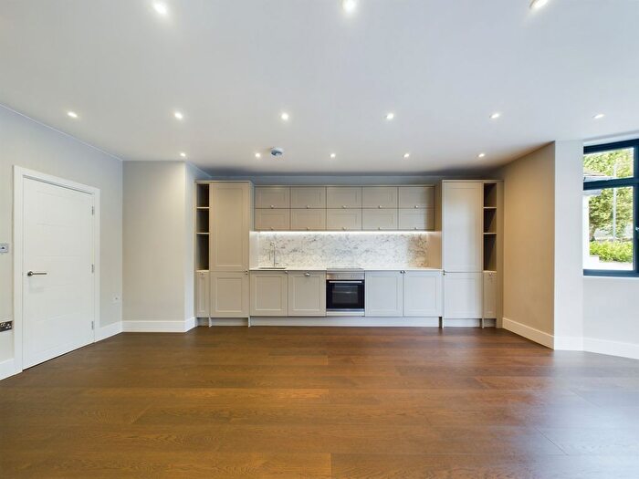 1 Bedroom Flat For Sale In Brondesbury Park, London, NW6