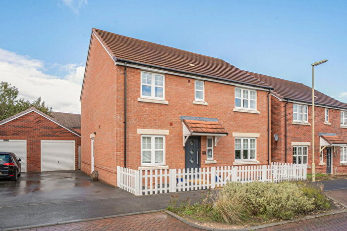 4 Bedroom Detached House For Sale In Silks Way, Andover, SP11