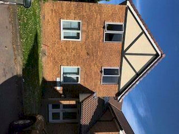 Studio To Rent In Guillemot Court, Raven Close, Colindale, NW9