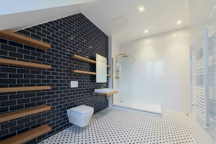 4 Bedroom Town House To Rent In Goodluck Hope, Orchard Place, London, E14