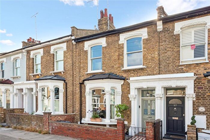 3 Bedroom Terraced House For Sale In Elfort Road, London, N5