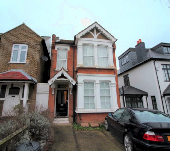2 Bedroom Ground Flat To Rent In Grove Hill, London, E18