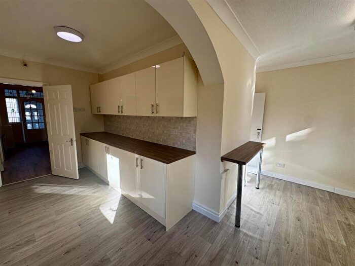 3 Bedroom Semi-Detached House To Rent In Spies Lane, Halesowen, West Midlands, B62