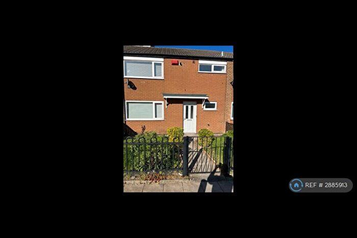 3 Bedroom Terraced House To Rent In Sherburn Walk, Leeds, LS14