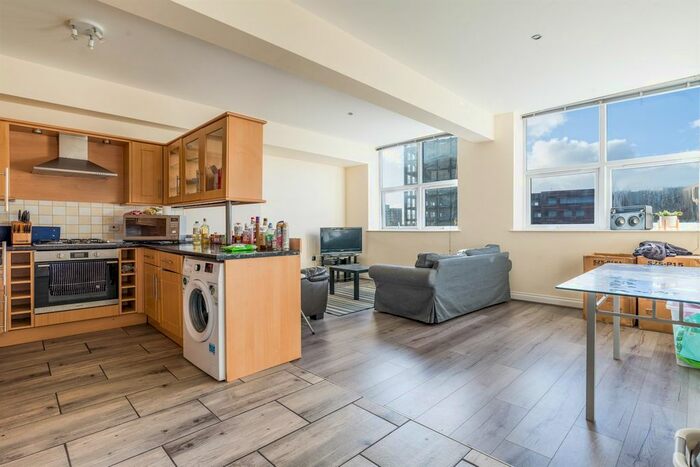 4 Bedroom Flat To Rent In Osborne Terrace, Sandyford, Newcastle Upon Tyne, NE2