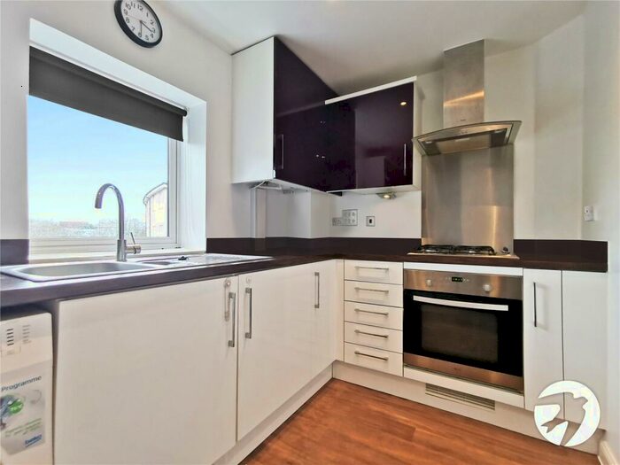 2 Bedroom Maisonette To Rent In Chapel Drive, Victoria Park, Dartford, Kent, DA2