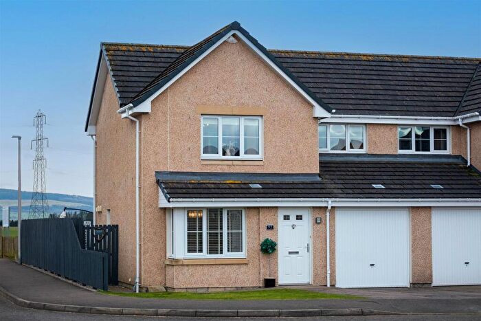 3 Bedroom Semi-Detached House For Sale In Orchard Way, Inchture, PH14