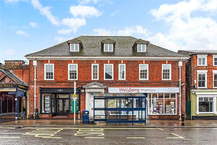 1 Bedroom Apartment To Rent In High Street, Alton, Hampshire, GU34