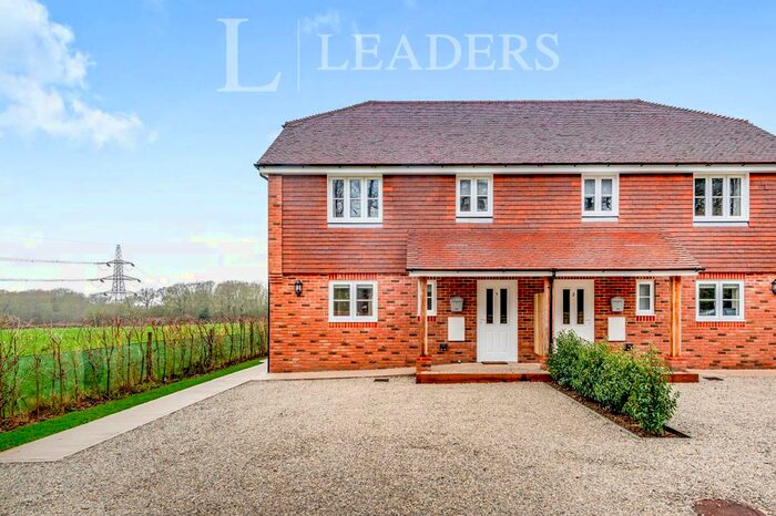 3 Bedroom Semi-Detached House To Rent In Stane Street, Billingshurst, RH14