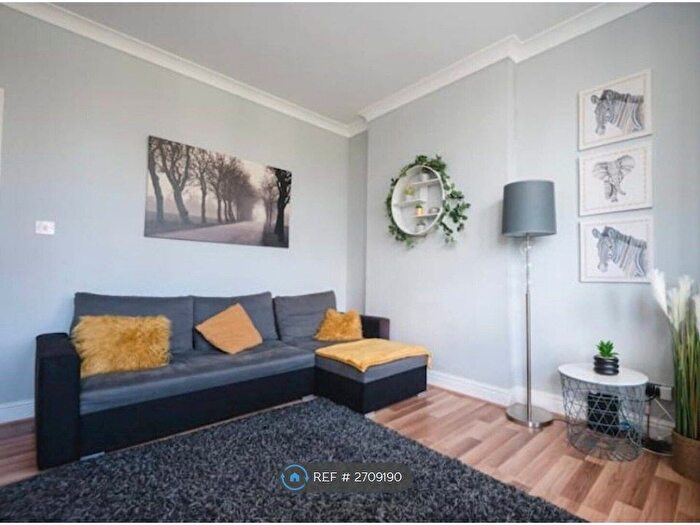 2 Bedroom Flat To Rent In Beechey Road, Bournemouth, BH8