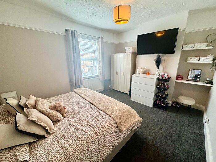 2 Bedroom Terraced House For Sale In Spring Bank, Scarborough, YO12