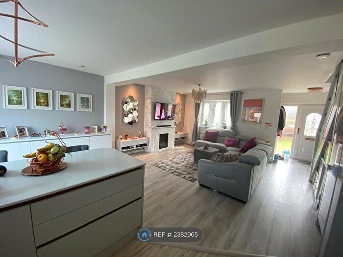 3 Bedroom Semi-Detached House To Rent In Birkdale Avenue, Romford, RM3