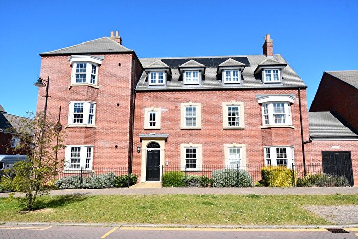 2 Bedroom Flat For Sale In Wilkinson Road, Kempston, Bedford, MK42
