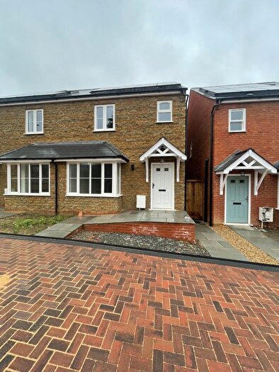 4 Bedroom Semi-Detached House To Rent In E Watling Street East, NN12