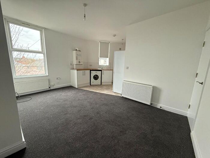 1 Bedroom Flat To Rent In Flat, Glebe Road, Sheffield, S10