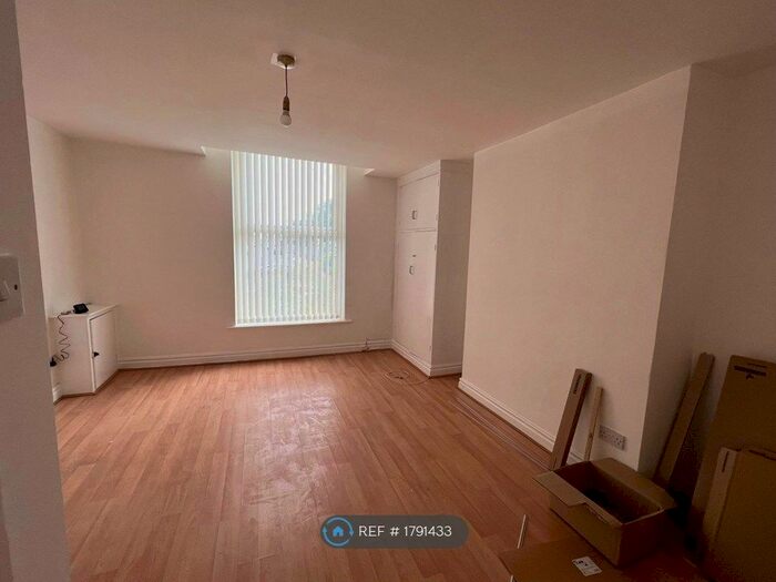 Studio To Rent In Sheil Road, Liverpool, L6