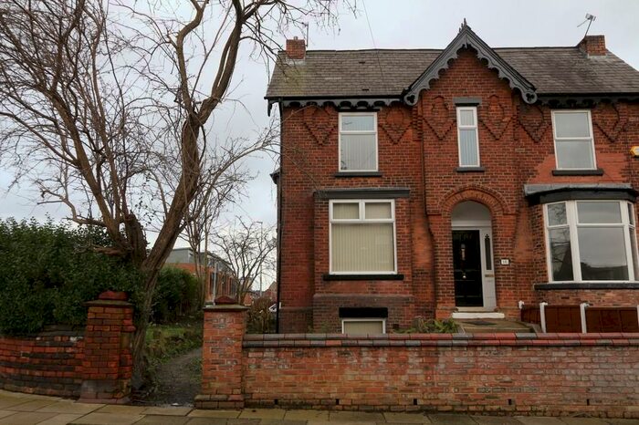 3 Bedroom Semi-Detached House To Rent In Byron Street, M30