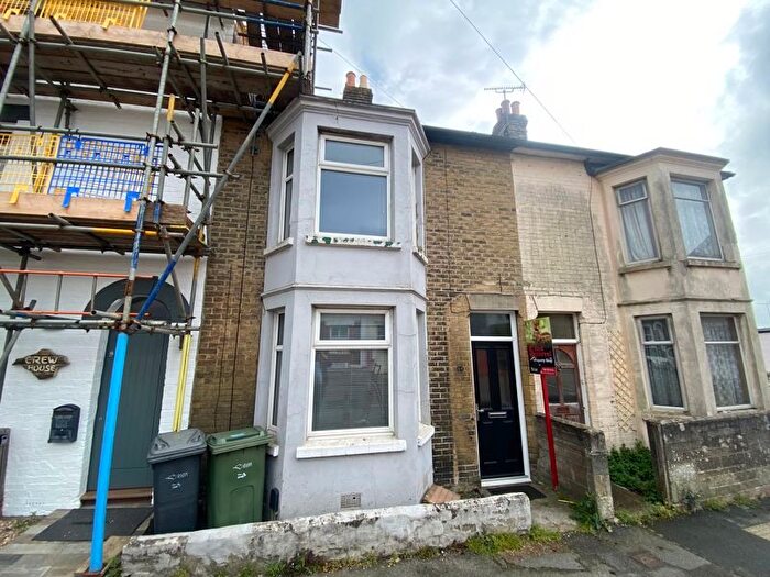 3 Bedroom Terraced House To Rent In York Street, Cowes, PO31