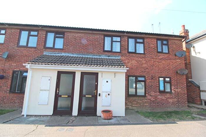 1 Bedroom Flat To Rent In Duke Street, Brightlingsea, Essex, CO7