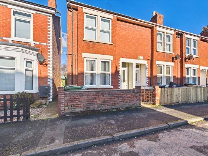 2 Bedroom End Terrace House For Sale In Lysons Avenue, Gloucester, Gloucestershire, GL1