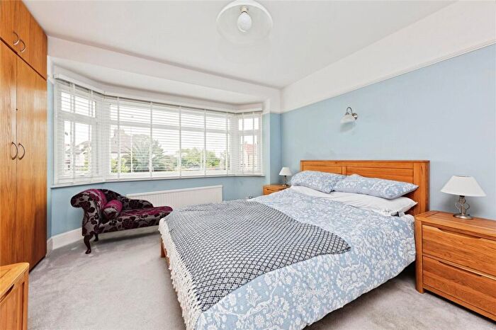 3 Bedroom Semi-Detached House For Sale In George V Avenue, Margate, Kent, CT9 - Photo 9