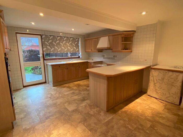 3 Bedroom End Of Terrace House To Rent In Berkley Avenue, Waltham Cross EN8